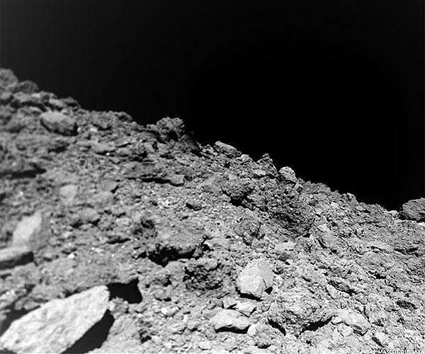 mascot-dust-free-asteroid-ryugu-hg.jpg