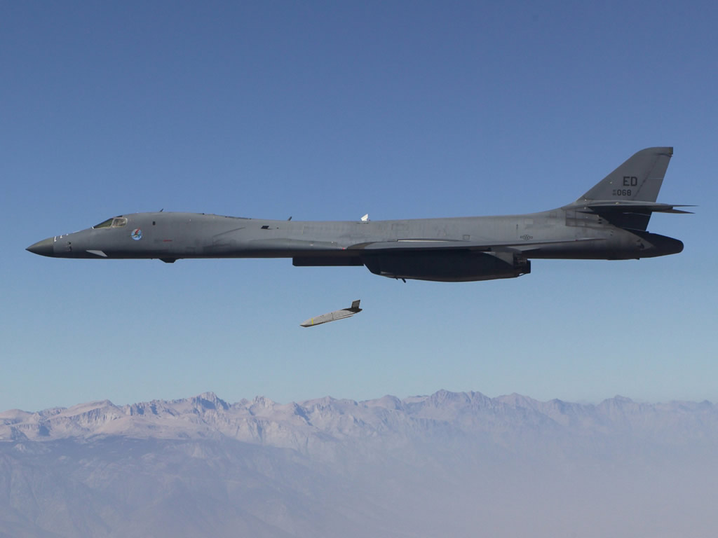 ORD_AGM-158B_JASSM-ER_from_B-1B_lg.jpg