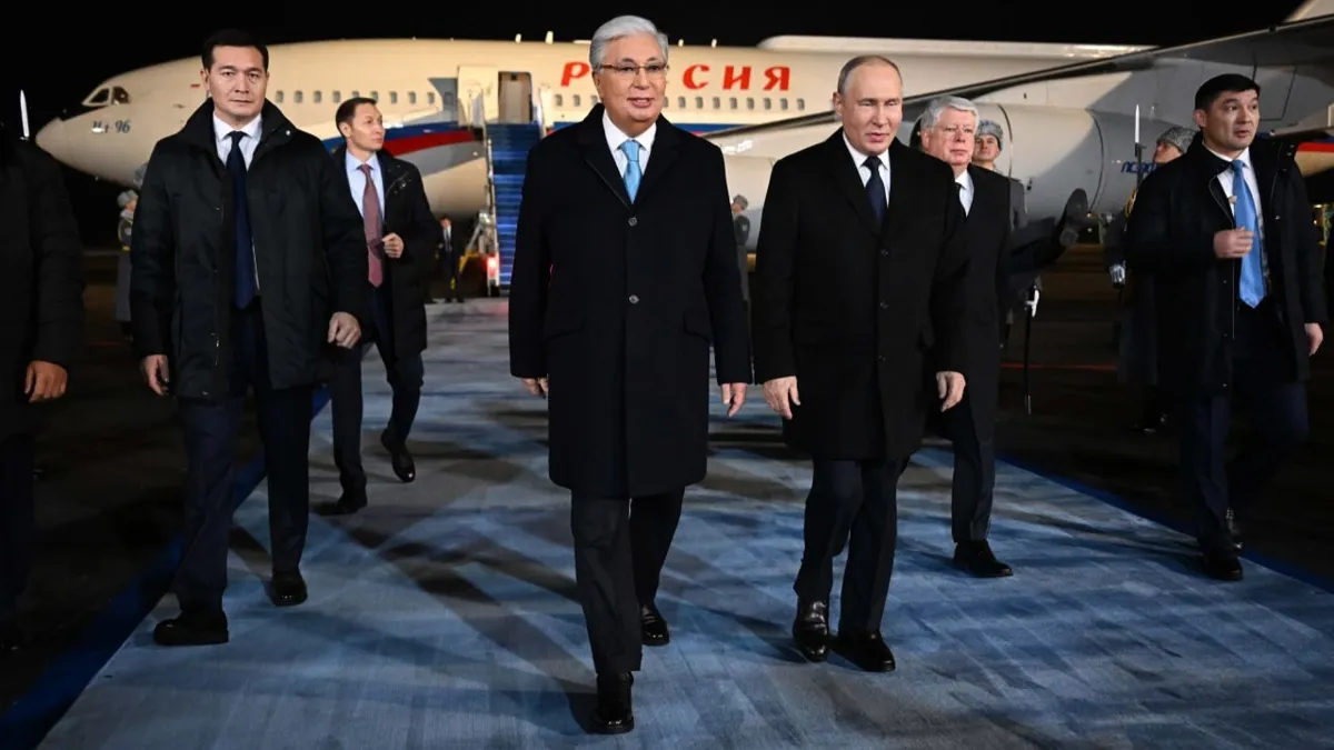 Kassym-Jomart-Tokayev and Vladimir Putin at Astana airport, November 2024