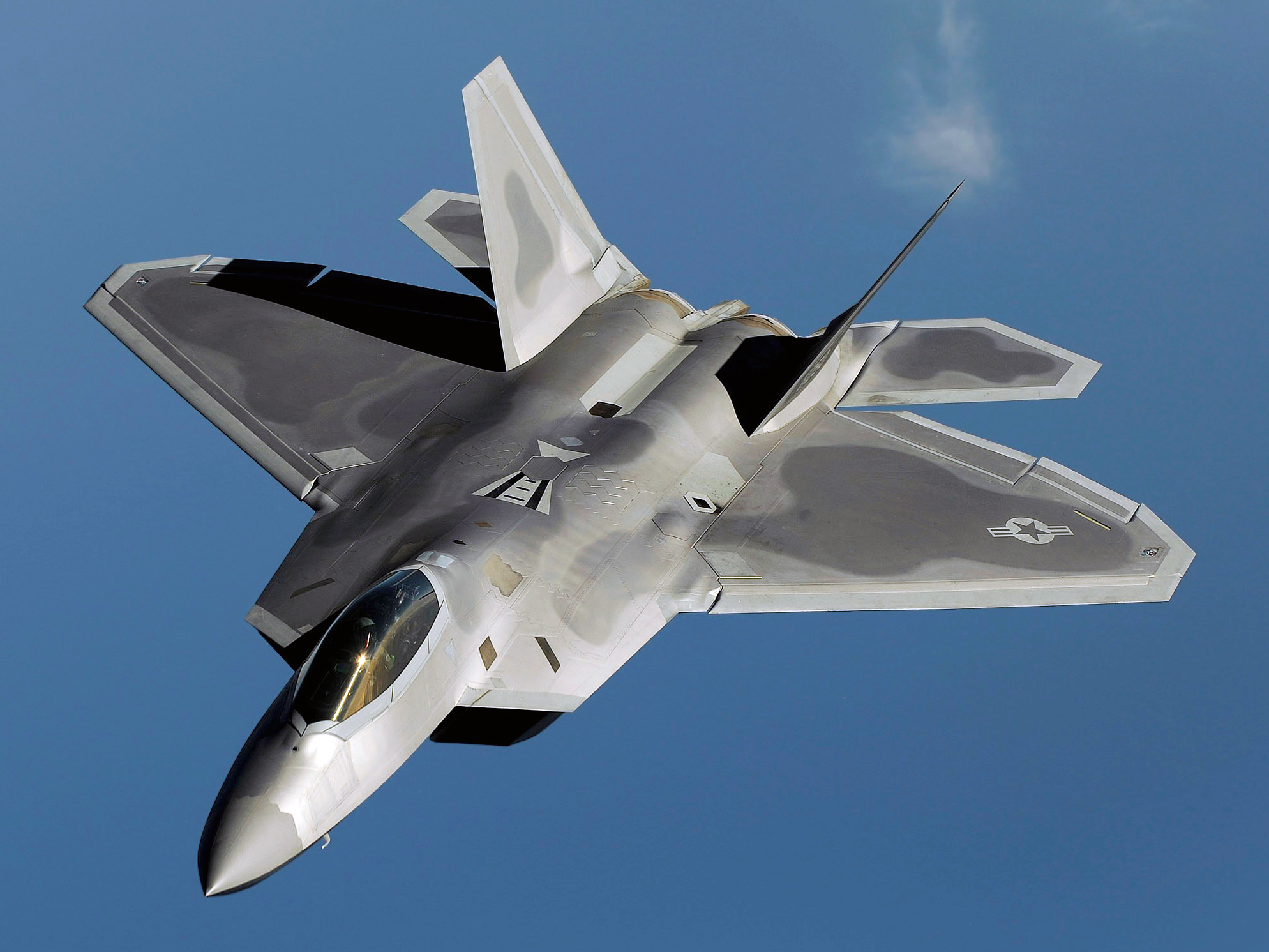 F-22_Raptor_edit1_(cropped).jpg