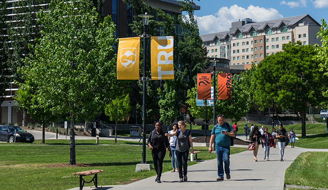 www.universityaffairs.ca