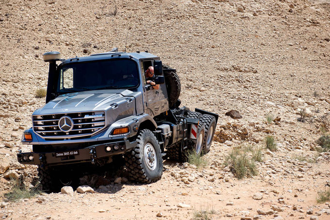 Mercedes-Zetros-2.jpg