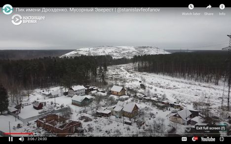 Severnaja Samarkan jätevuoren lähellä paljon huvila-asutusta.