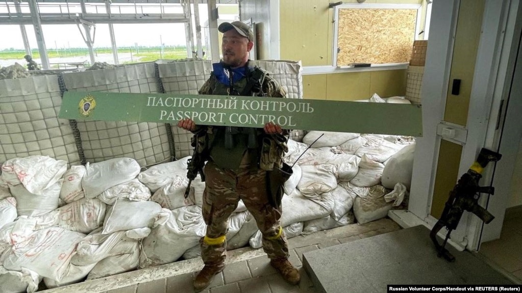 Member of the RDK Ilya Bogdanov, a former employee of the Russian FSB, at the Grayvoron checkpoint