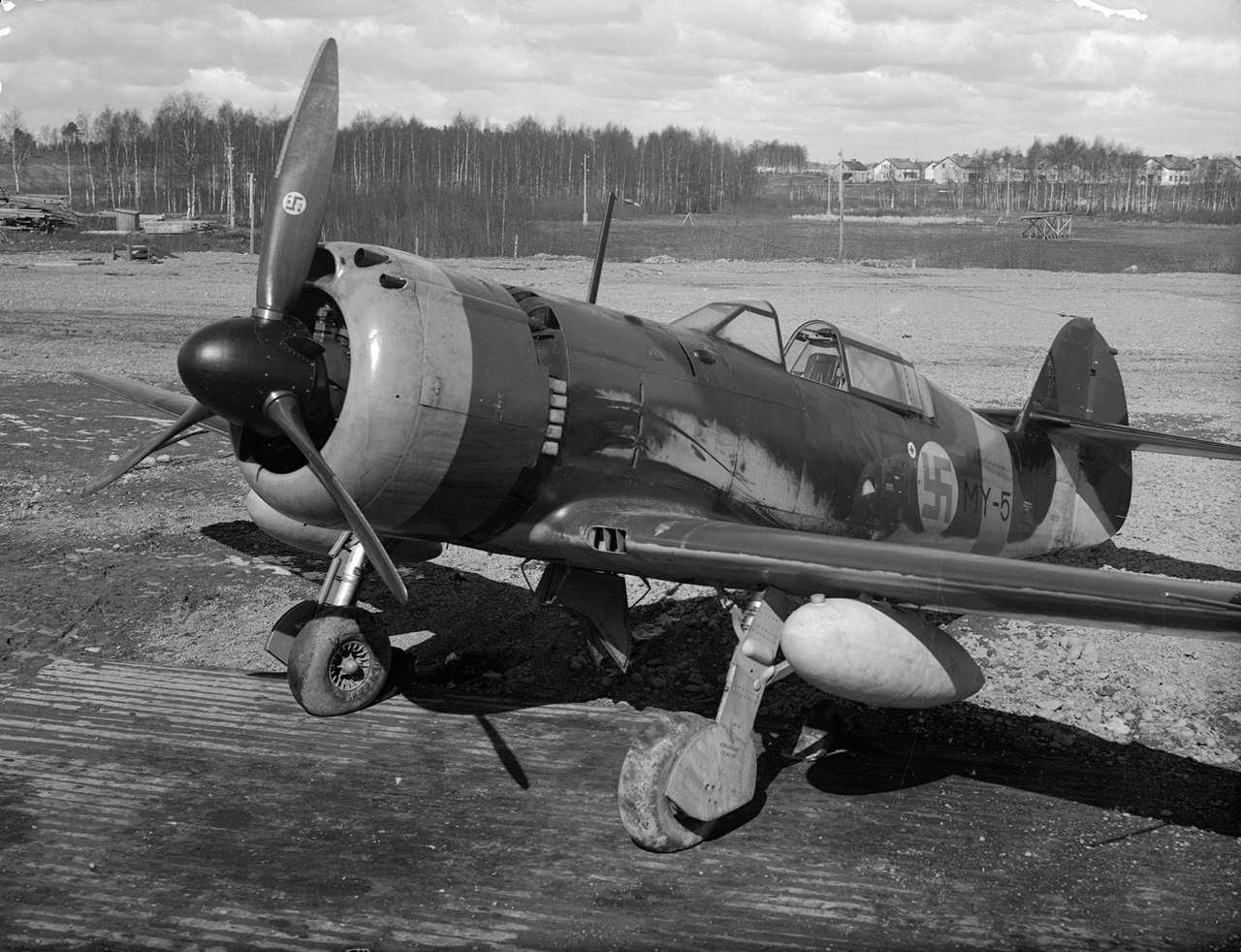 1280px-VL_Myrsky.jpg