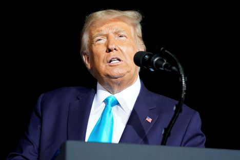 Donald Trump kiistää The New York Timesin uutiset verotiedoistaan.