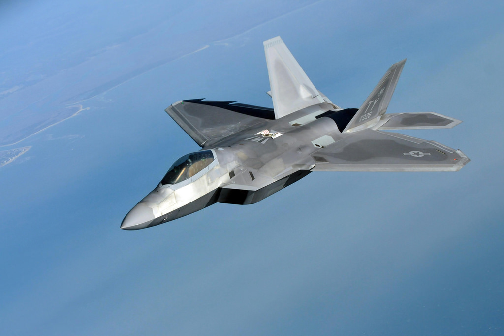 F-22-Raptor-aar.jpg