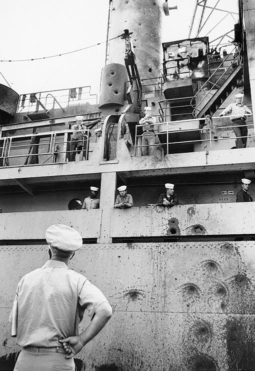 Damage_to_USS_Liberty%2C_June_1967.jpg