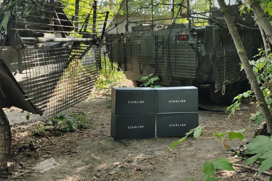 Boxes with Starlink terminals bought by Russian volunteers for the military. Photo: Alexey Rogozin / VK