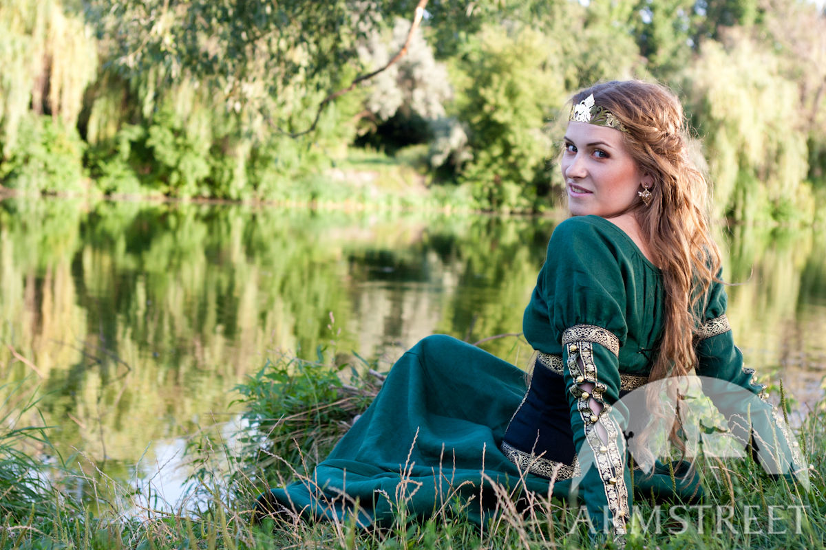 medieval-dress-with-belt-forest-princess-6.jpg