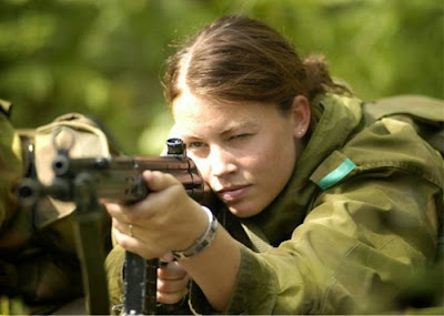 norwegian_military_girl_29.jpg