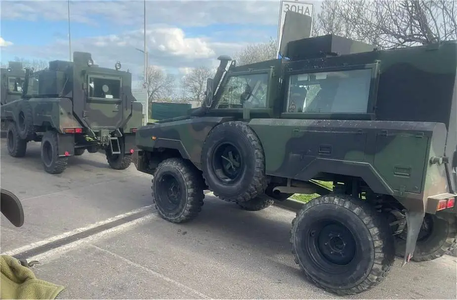 Mamba_Mk_2_4x4_armored_vehicles_formerly_from_Estonian_army_now_used_by_Ukrainian_soldiers_925_001.jpg