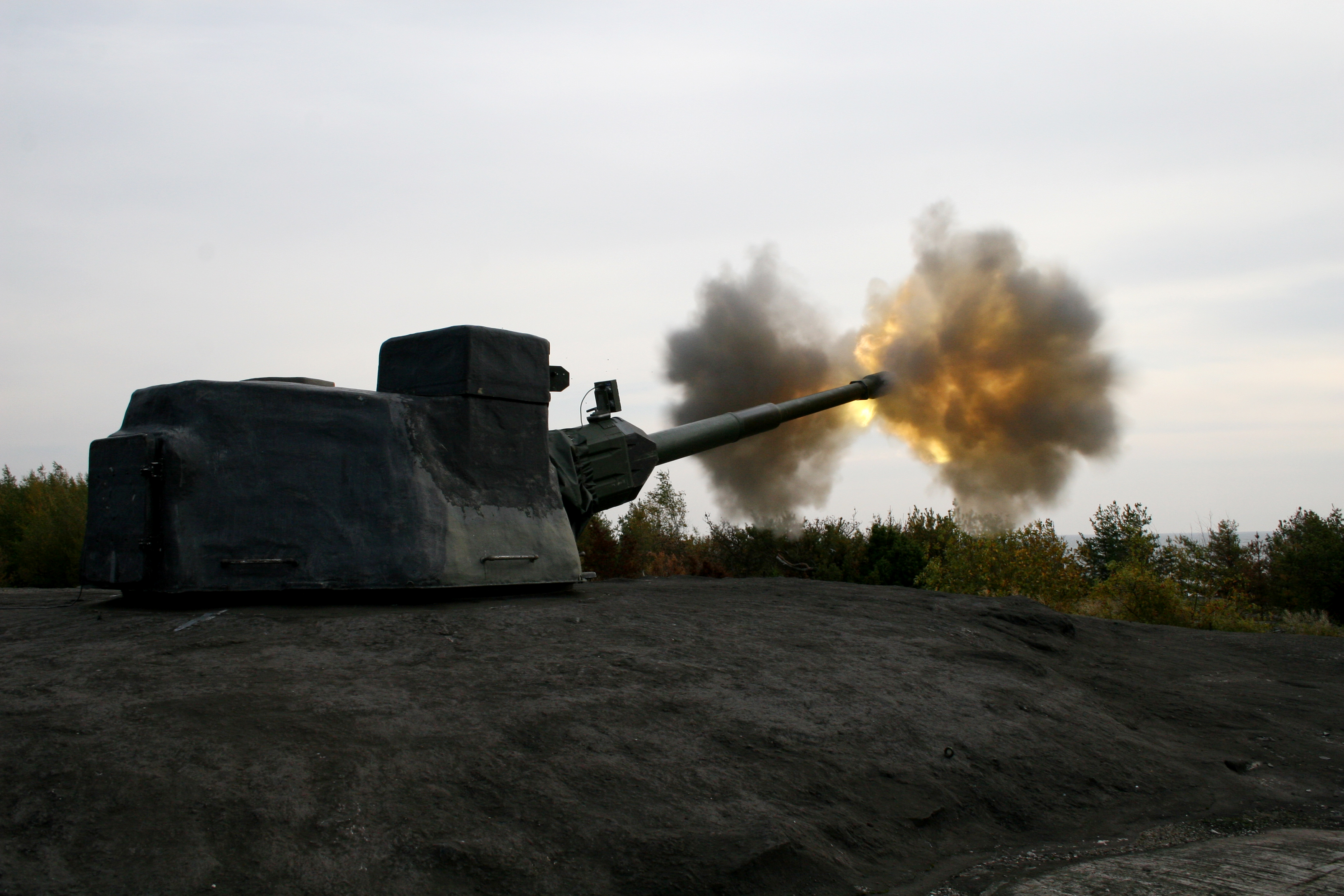 Gun_130_TK_in_Isosaari.jpg