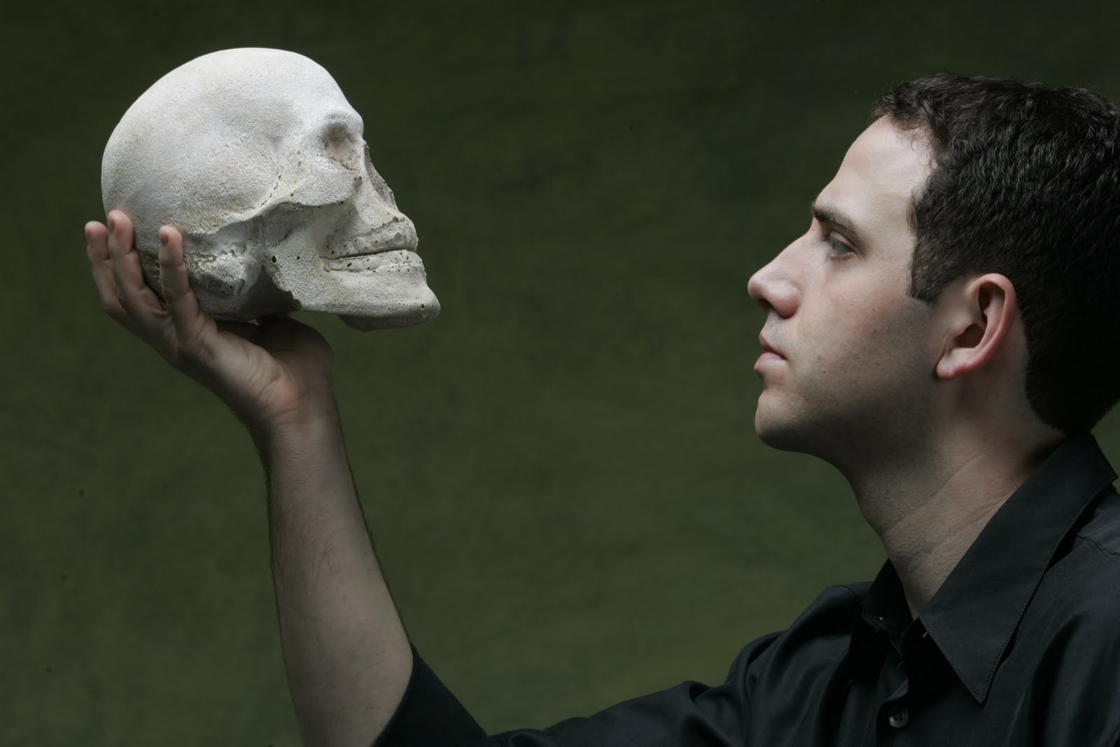 santino-fontana-skull.jpg