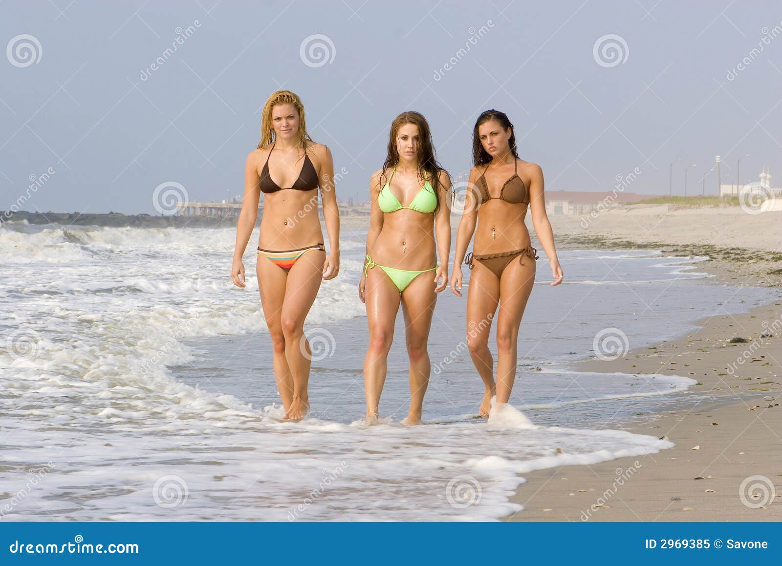bikini-beach-2969385.jpg