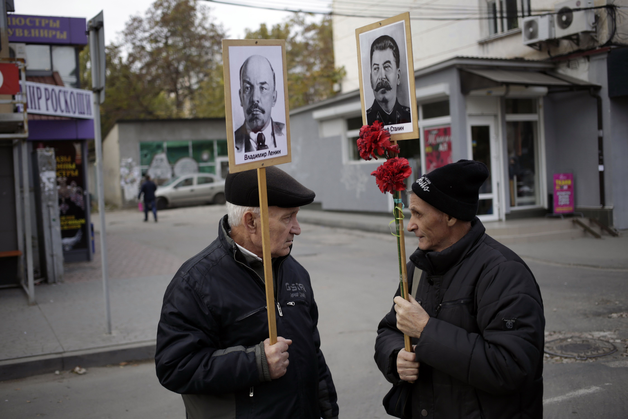 dr-communist-revolution-p07.jpg