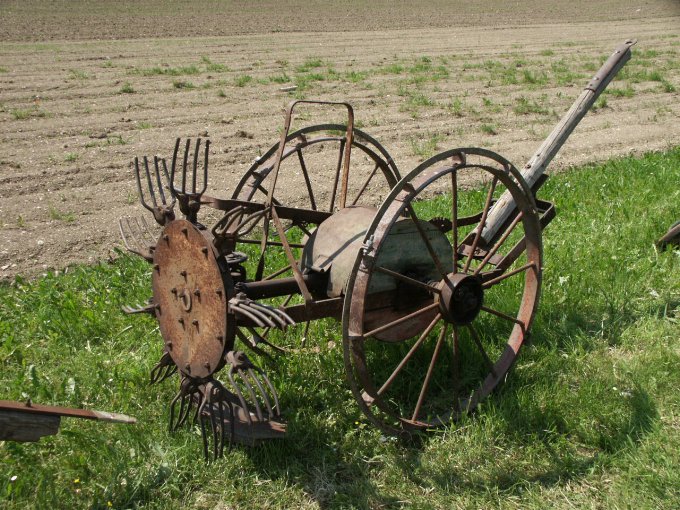 Landwirtschaftliches_Ger%C3%A4t_1.JPG