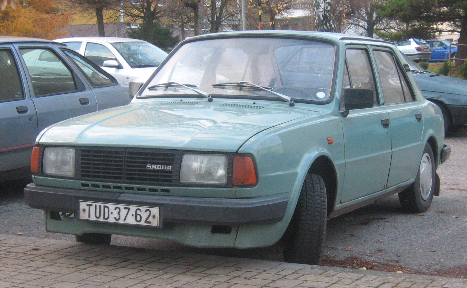 Škoda_120L_1986_p.jpg