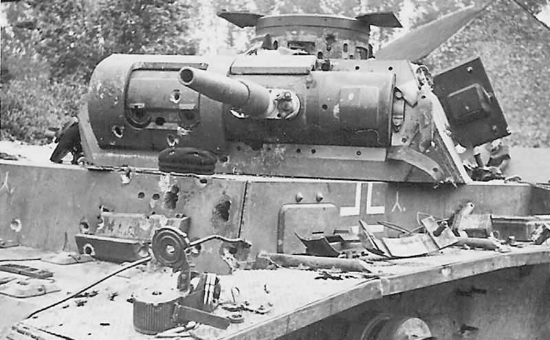 Panzer_III_5_panzer_division_1940.jpg