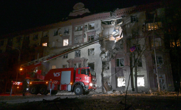 A residential building in Zaporizhia, hit by a Russian missile on October 18, 2023.  Two people died, three were injured, and about 50 residents of the building were evacuated.  /Getty Images