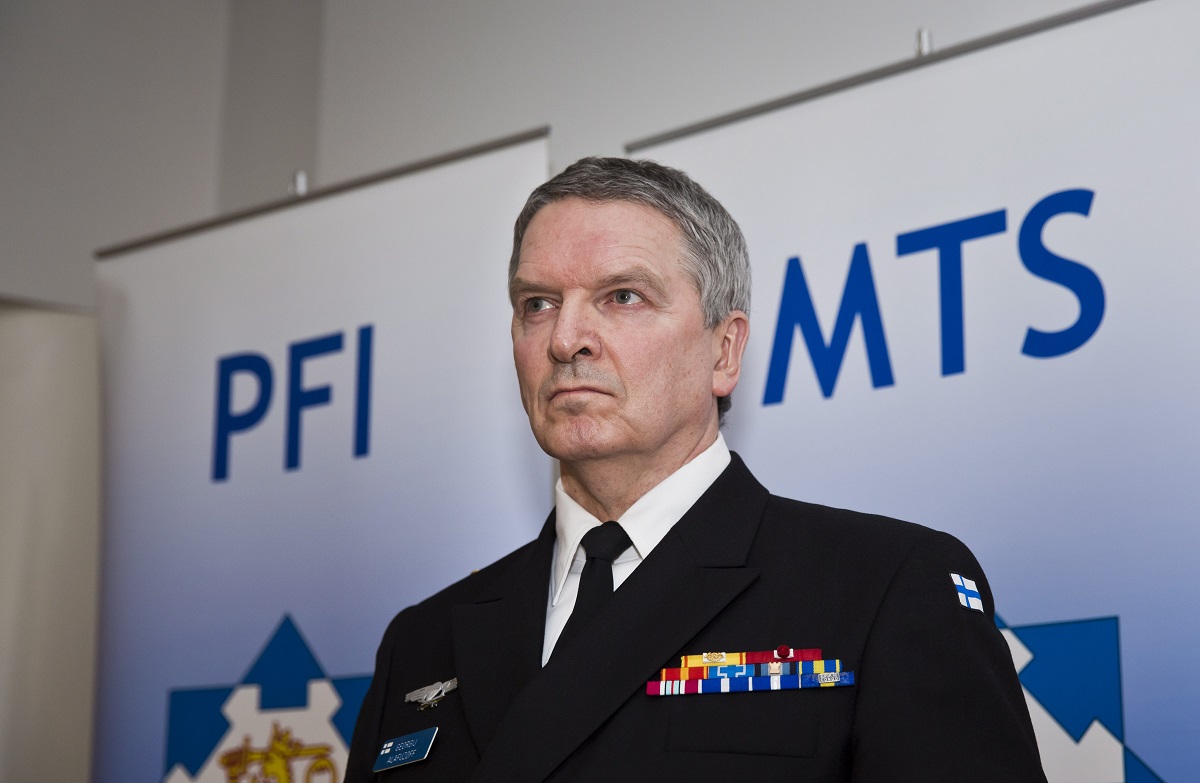 Puolustusvoimien entinen tiedustelupäällikkö Georgij Alafuzoff kuvattiin joulukuussa 2012 puhumassa Maanpuolustuksen suunnittelukunta MTS:n seminaarissa aiheesta Venäjän poliittinen ja sotilaallinen analyysi.