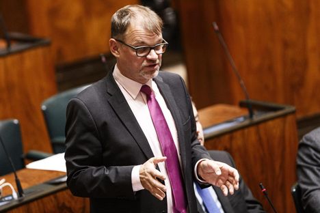 Keskustan Juha Sipilä eduskunnan täysistunnossa Helsingissä 27. helmikuuta 2020.
