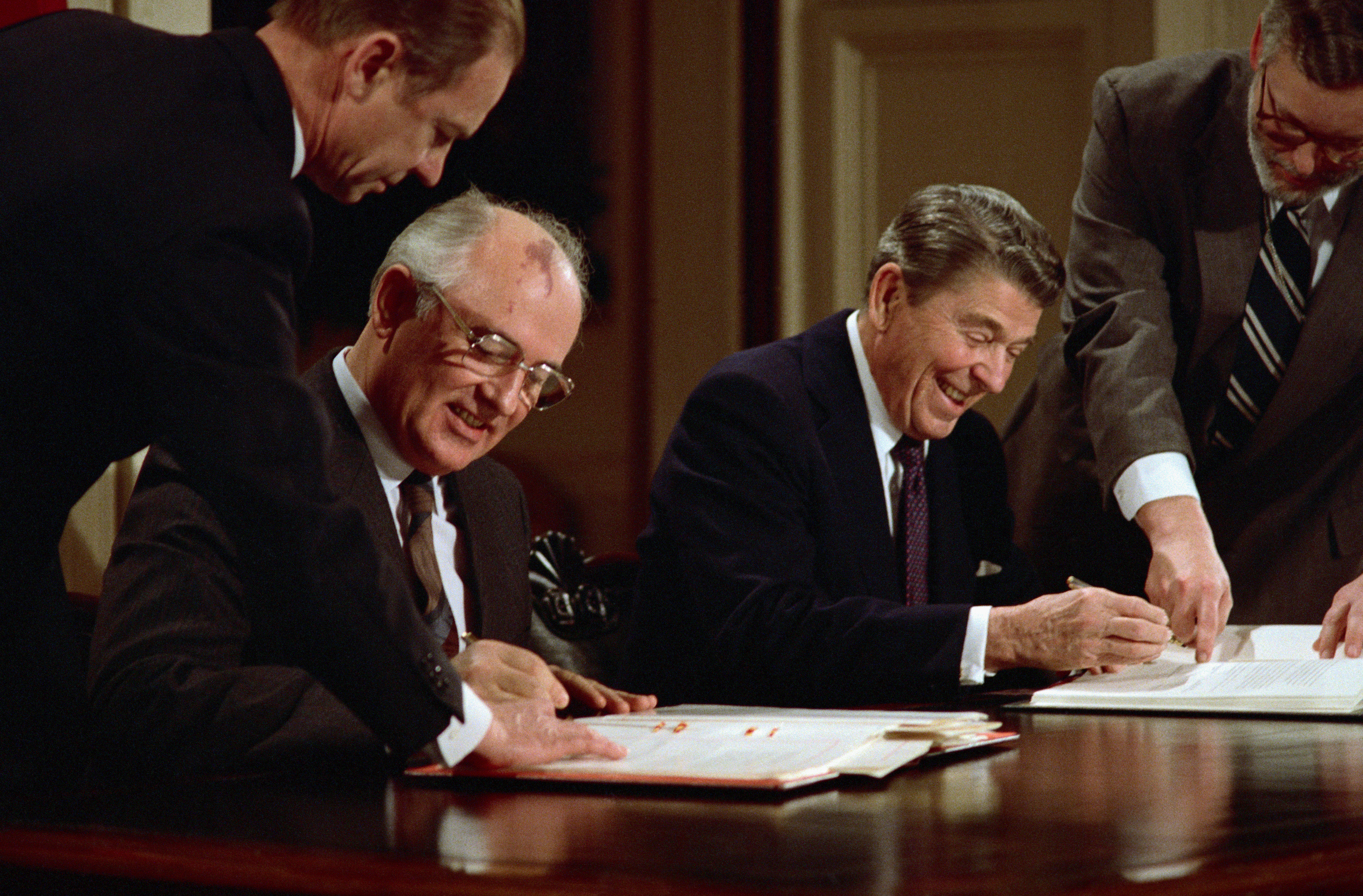 reagan-inftreaty.jpg