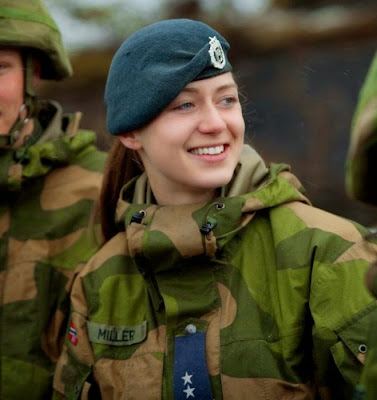 norwegian_military_girl_30.jpg