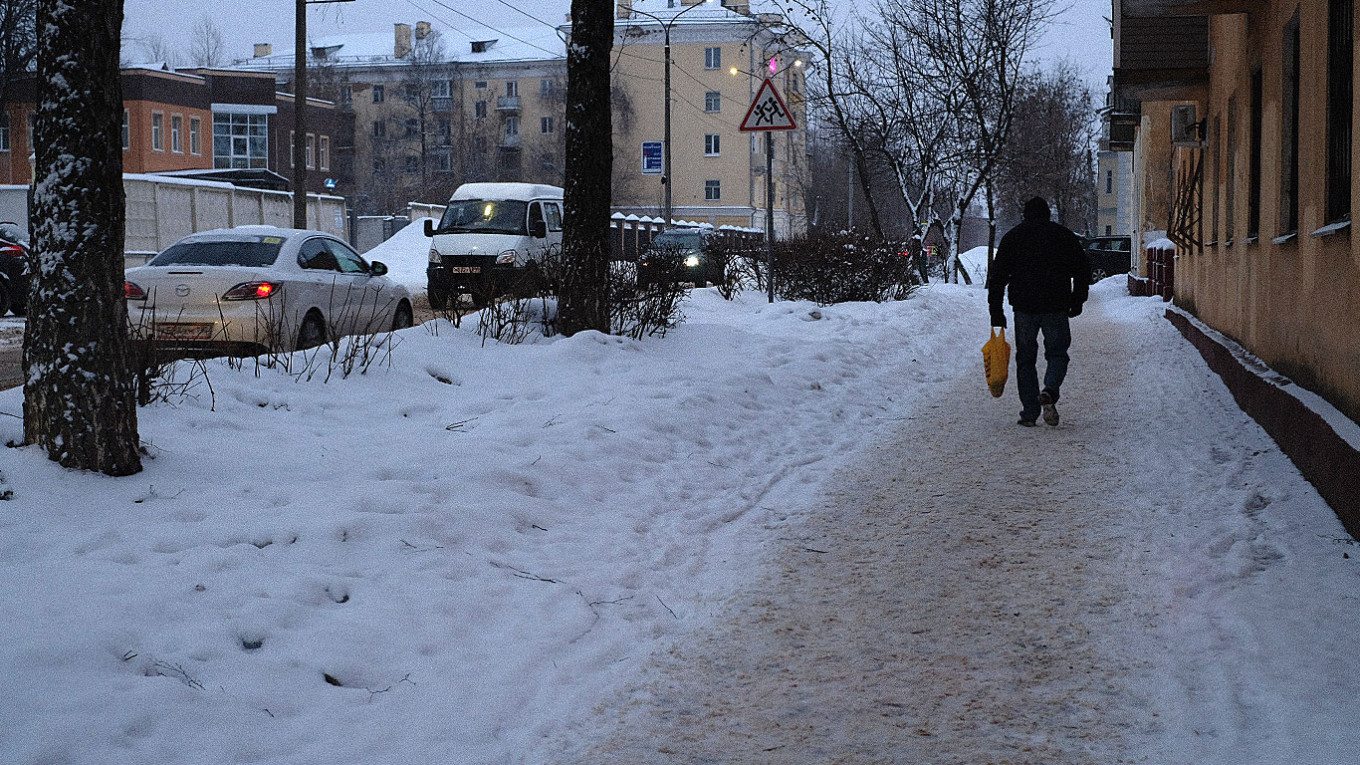                     A street in Podolsk, Moscow region.                                         MT                