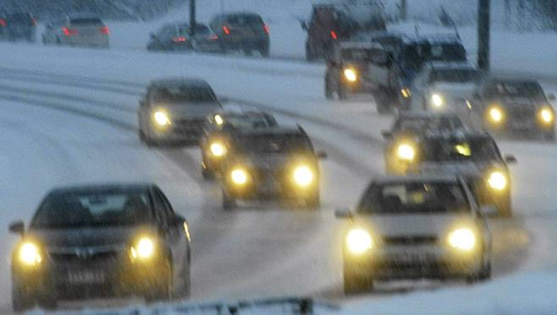 Kuvahaun tulos haulle talvisää tiellä
