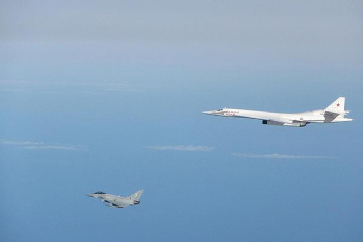 Tu-160-intercepted-706x471.jpg