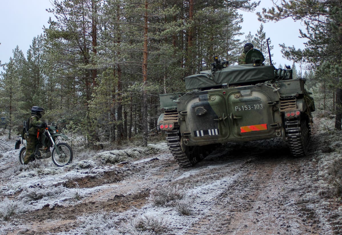 BMP-2M rynnäkköpanssarivaunu.