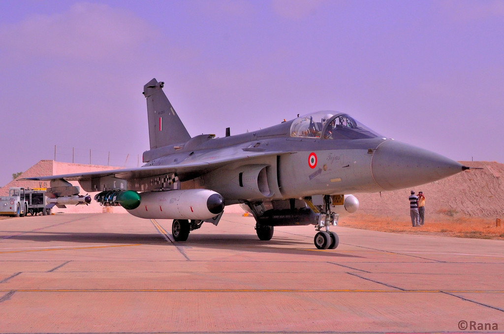 Indian+Light+Combat+Aircraft+LCA+MK+II+Tejas+Fighter+Jet++drdo+Radar+Development+Establishment++LRDE+To+Develop+AESA+Radar+MKII+2+MI-I+operation+first+flight+deployed+20121314151617181920+%25287%2529.jpg