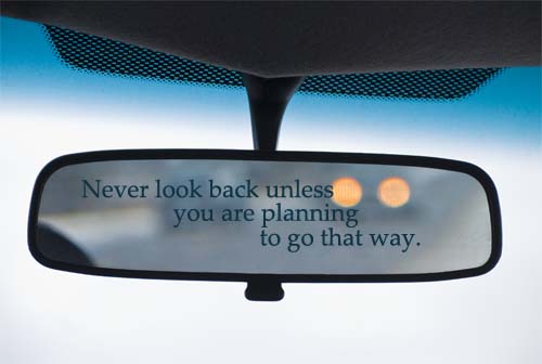 Never_look_back.jpg