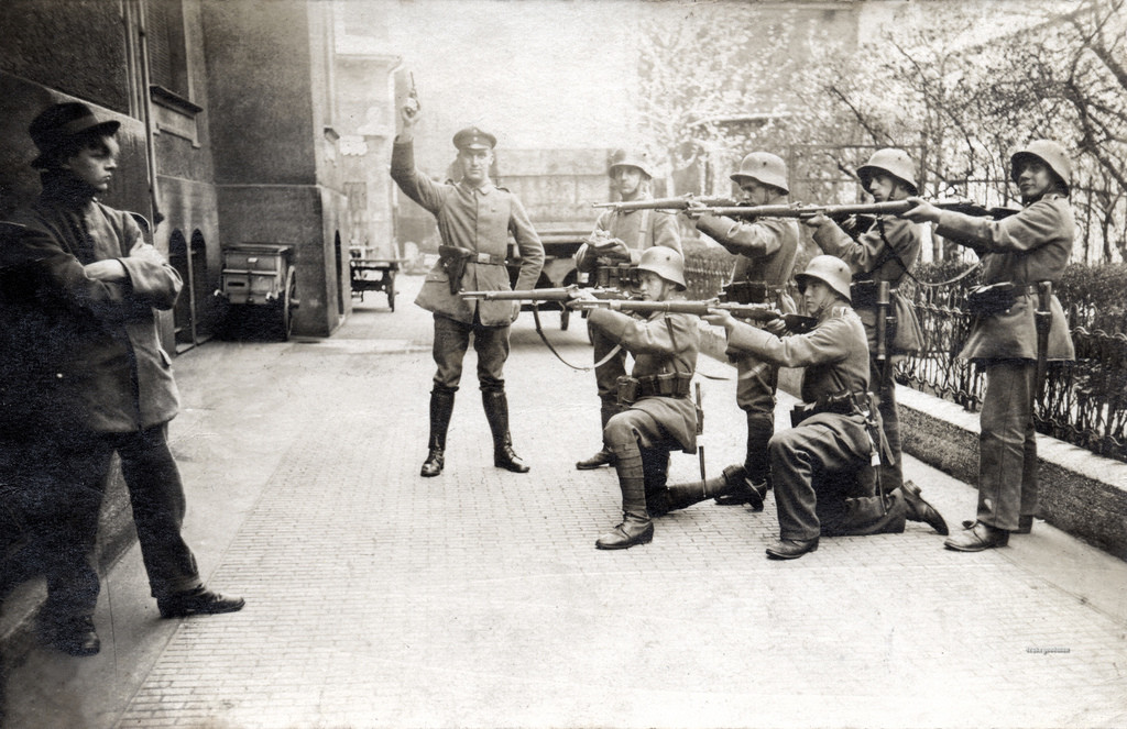 1919_bayern_execution_of_a_young_german_communist_munich.jpg