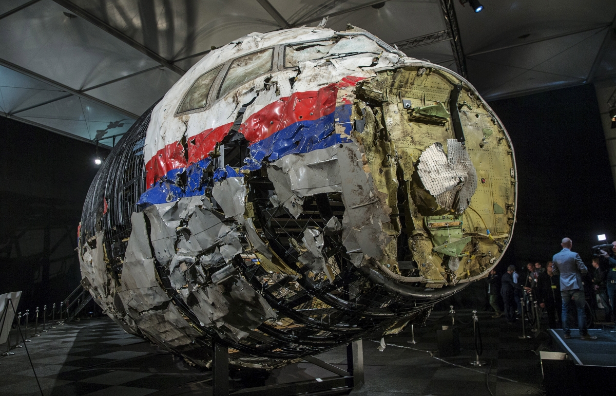 reconstructed-wreckage-mh17.jpg