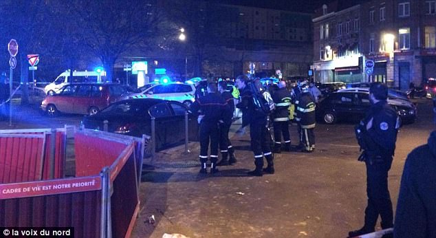 3E9AB34B00000578-4347500-The_incident_occurred_near_the_Porte_d_Arras_metro_stop_in_the_s-a-21_1490393773862.jpg