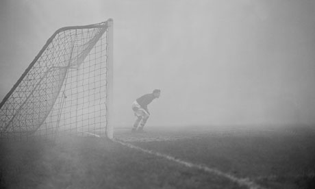 1952-smog-crisis--Arsenal-009.jpg