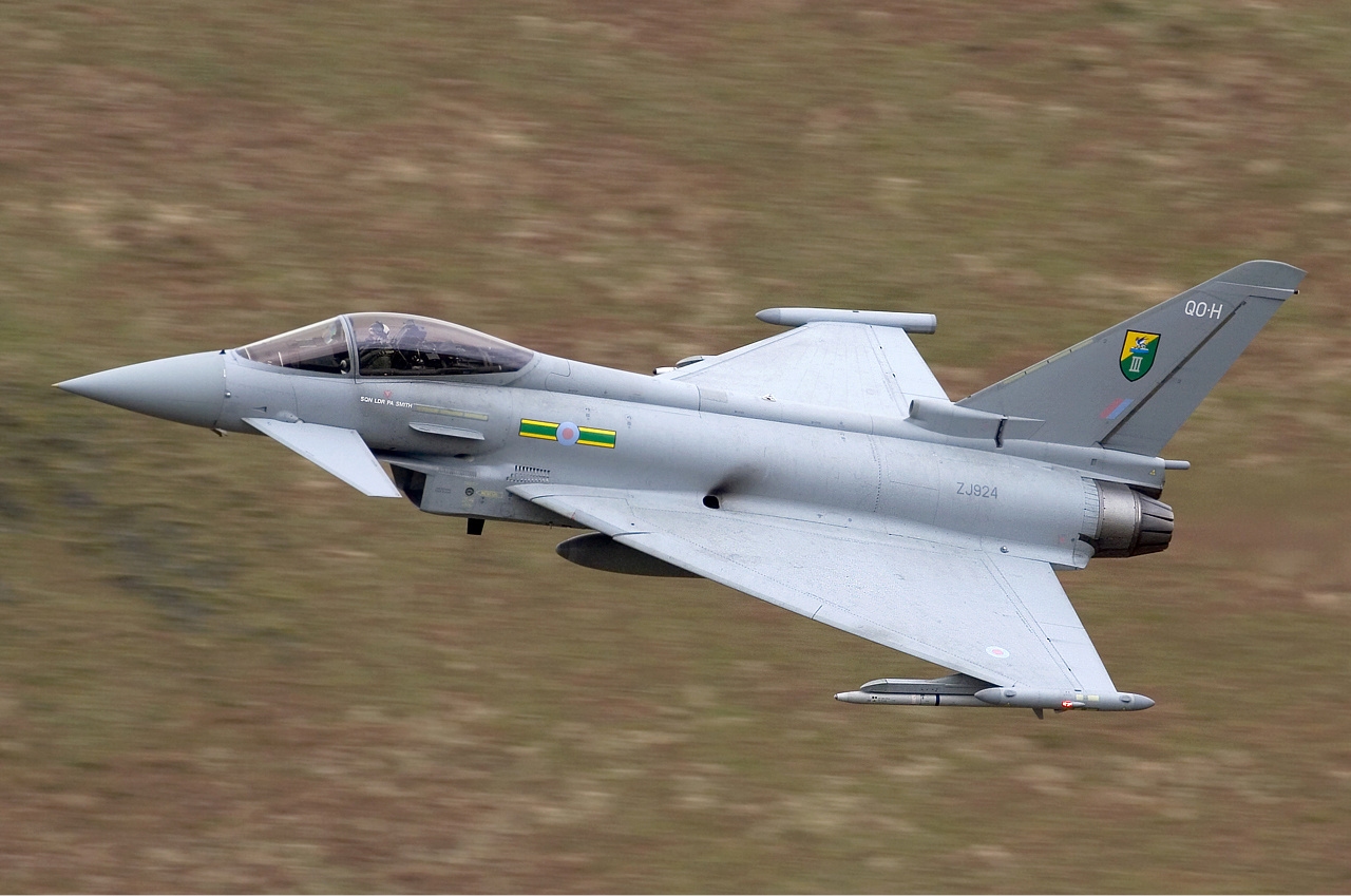 RAF_Eurofighter_EF-2000_Typhoon_F2_Lofting-1.jpg