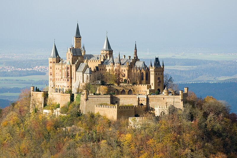 800px-Burg_Hohenzollern_ak.jpg