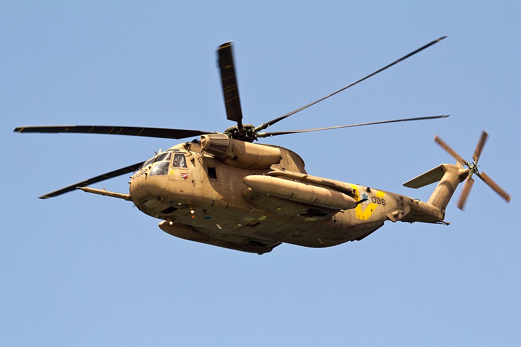 1024px-IndFlypast_160413_Yasur.jpg