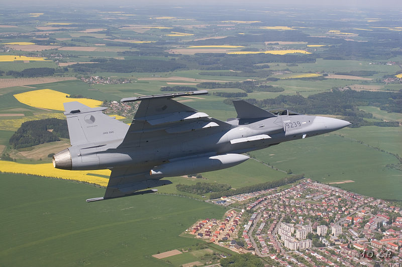 800px-Saab_JAS_39_Gripen_Czech_Air_Force.jpg