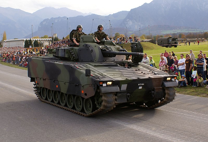 800px-Spz_2000_-_Schweizer_Armee_-_Steel_Parade_2006.jpg
