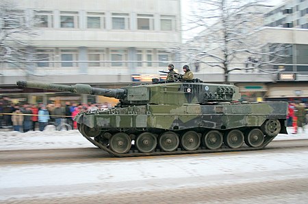 450px-Leopard_2A4_Main_Battle_Tank_(Finland).JPG