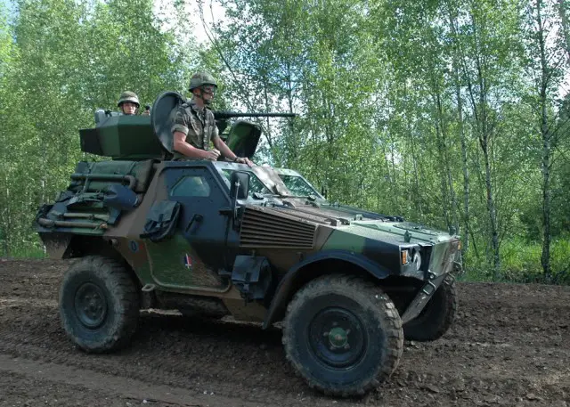 VBL_panhard_machine_gun_turret_wheeled_armoured_vehicle_640.jpg