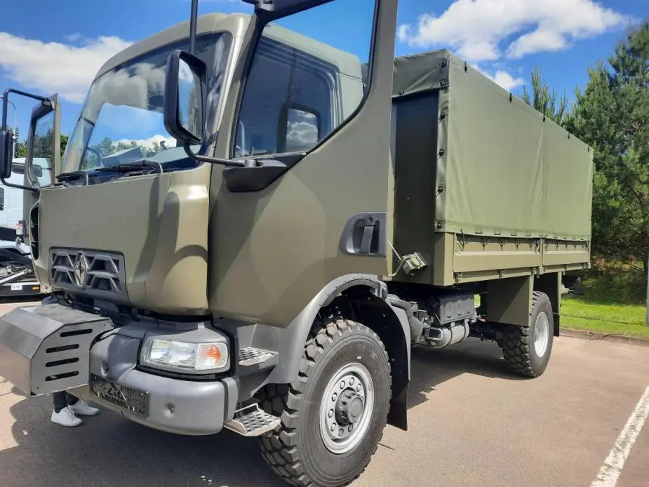 European_Union_starts_delivery_of_more_than_90_off-road_Renault_Trucks_to_Ukrainian_army_2.jpg