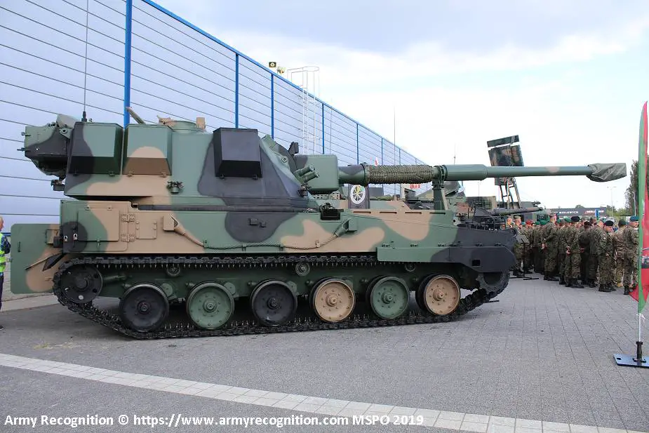 Poland_delivers_to_Ukraine_18_Krab_155mm_self-propelled_howitzers_925_001.jpg