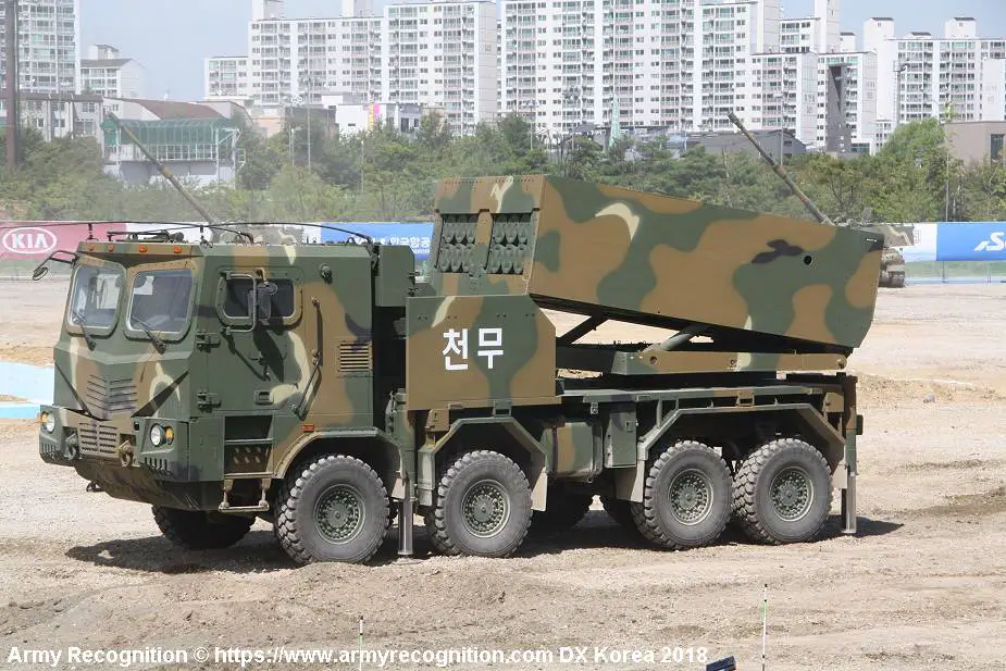 Poland_could_acquire_South_Korean_K239_Chunmoo_rocket_launcher_systems_925_001.jpg