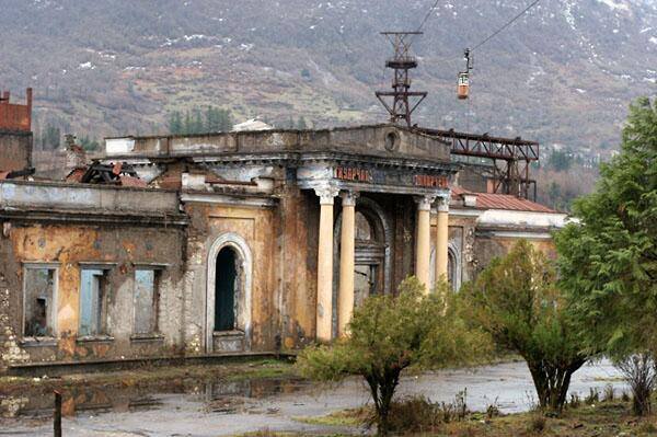 1395606433_deneg-net-investiciy-net-ekonomika-ne-razvivaetsya.-za-chto-borolas-abhaziya-foto-1.jpg