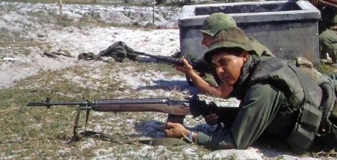 us-marines-with-m14-rifles-battle-in-hamo-village-in-vietnam-war-cut-660x314.jpg
